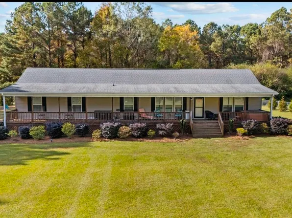 1436 Strickland Road, Walstonburg, NC 27888