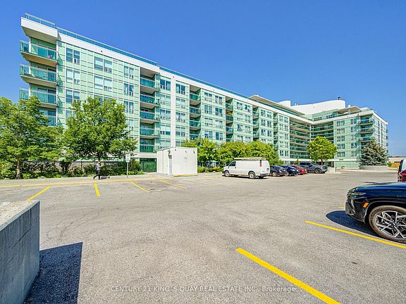 3rd image of 60 Fairfax Cres #227