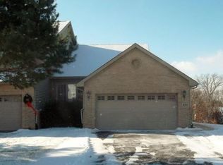 892 Wilshire Ln, Crete, IL 60417