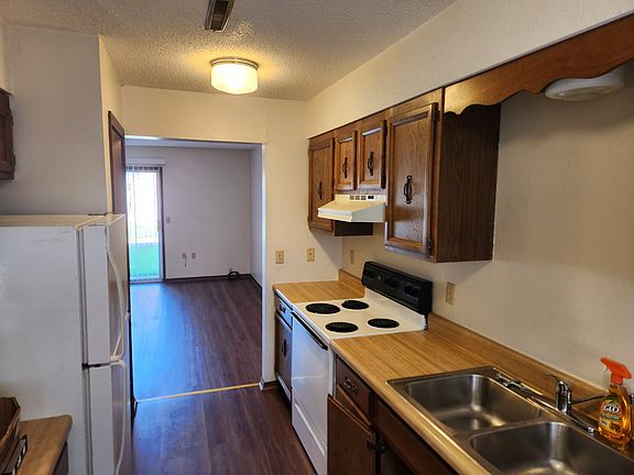 3rd image of 1614 Amelia St #2A