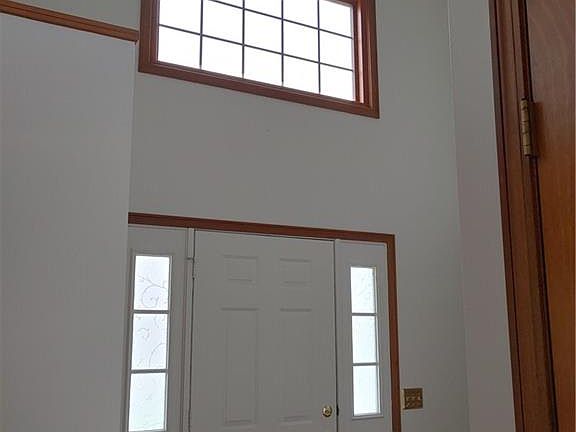 3rd image of 2057 Parkview Dr