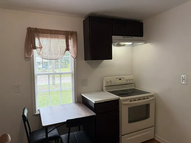410 Brewer Ave — Photo 8