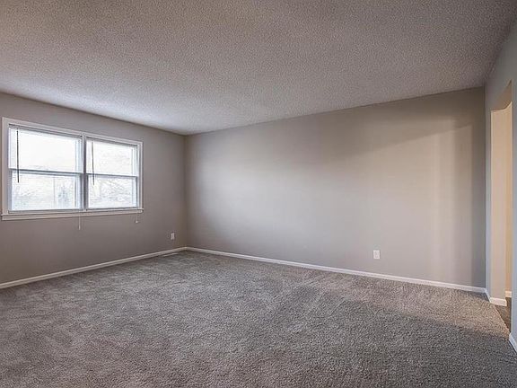 3rd image of 206 N Brayman St