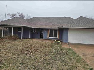 204 S Burdel Ln, Enid, OK 73703