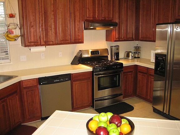 4th image of 600 Kawnee Dr APT C
