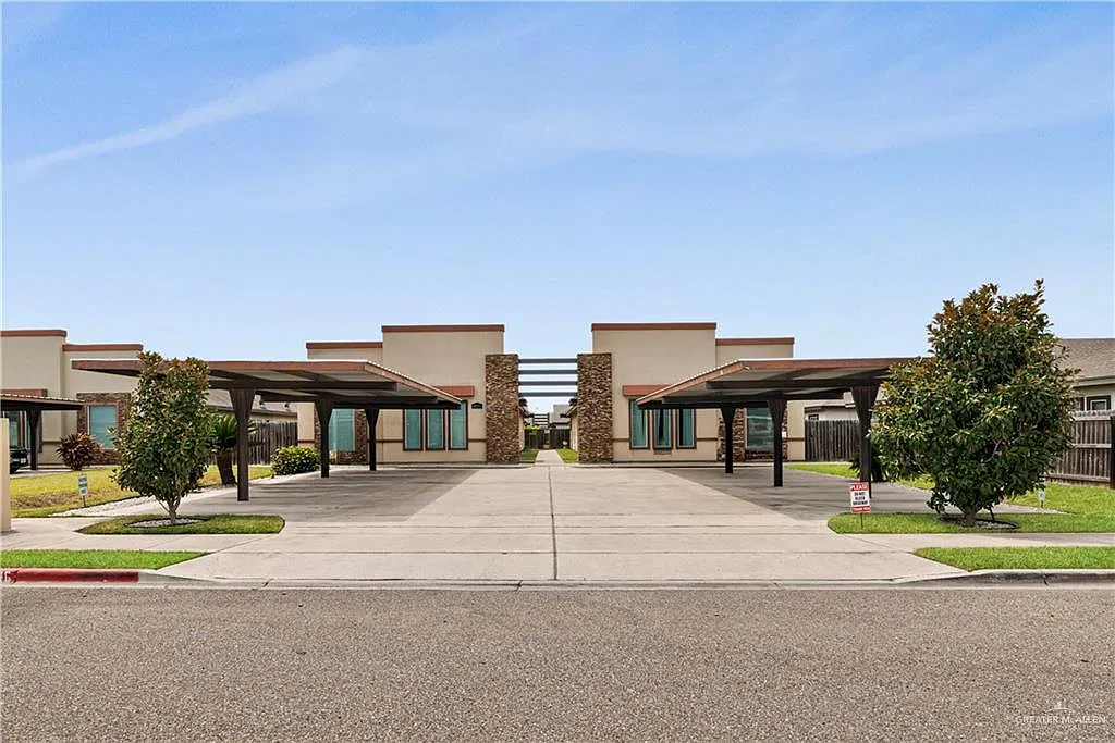 3 bed, 2.0 bath, 1210 sqft, $1,300 — Photo 1