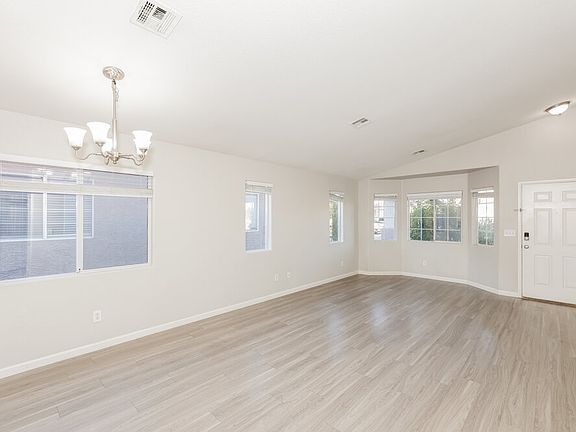 5th image of 511 Shallow Mist Ct