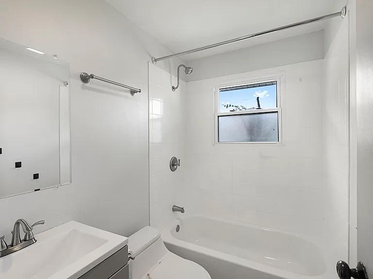 621 Hiawatha Dr — Photo 7