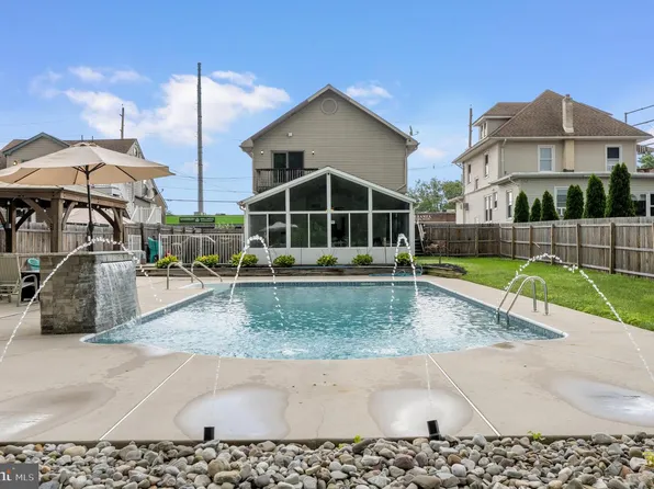 817 N Broad St, Woodbury, NJ 08096
