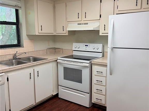 3rd image of 1440 Green Valley CIR #604