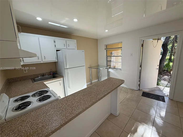 5168 NE 6th Ave #407 — Photo 19