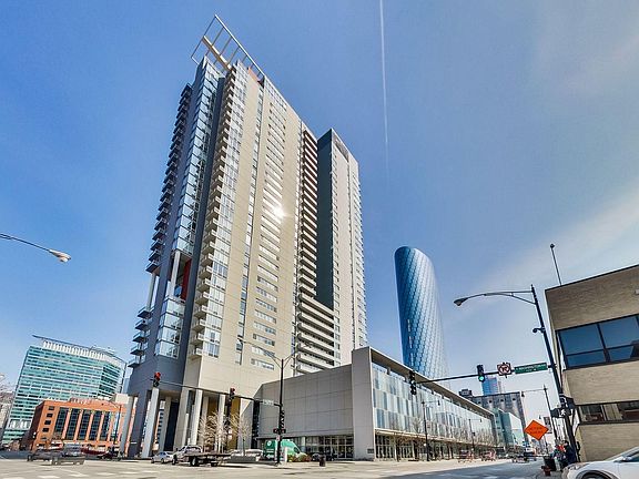 3rd image of 737 W Washington Blvd APT 2501