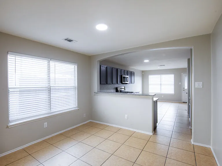 718 Remwick Dr — Photo 6