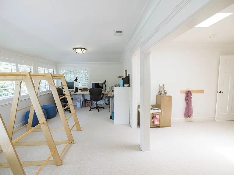 2060 Longden Cir — Photo 12