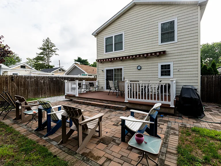 119 6th Ave — Photo 15