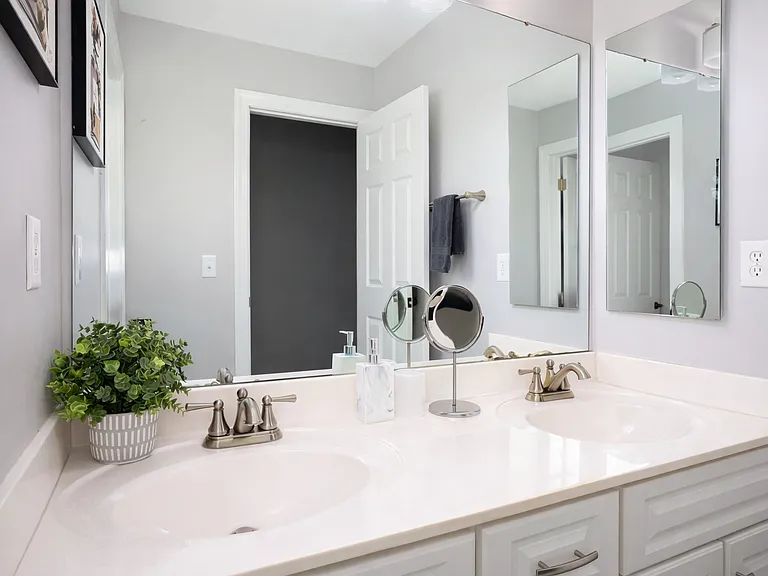 10315 Rougemont Ln — Photo 33