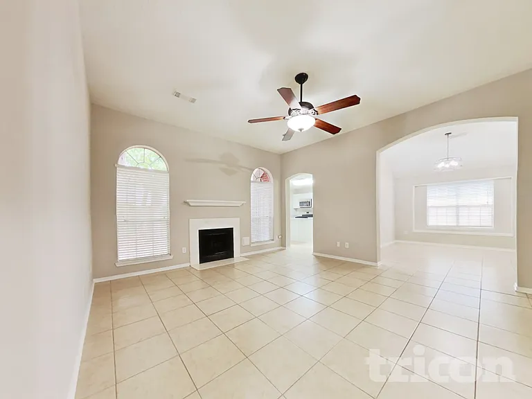 7002 Echo Pines Dr — Photo 2