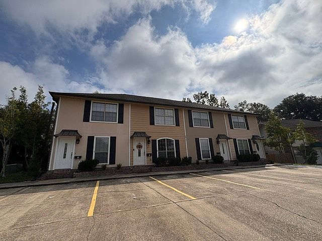 1st image of 2617 Kelli Dr #1