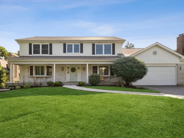 7553 Ridgewood Ln, Burr Ridge, IL 60527