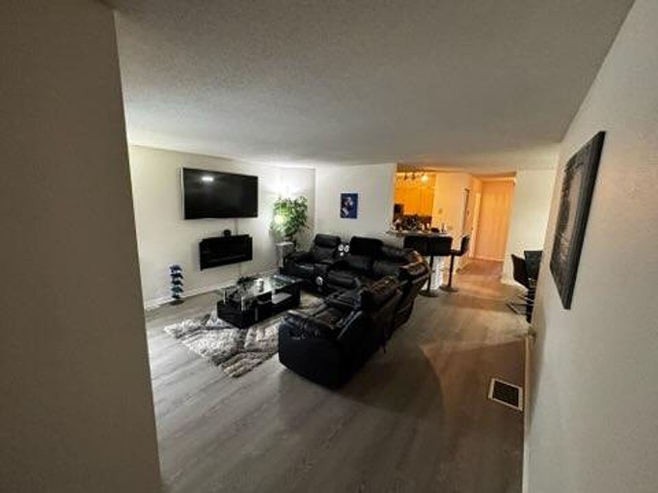 1st image of 10051 W Lisbon Ave #10089