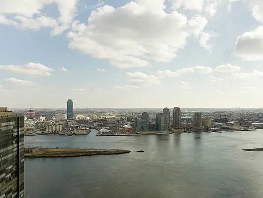 Sold by Sotheby's International Realty | media 3