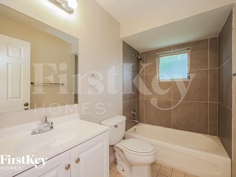 3752 SW Santa Barbara Pl — Photo 14