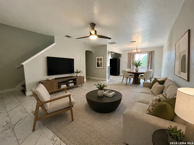 3 bed, 2.5 bath, 1582 sqft, $1,550 — Photo 3