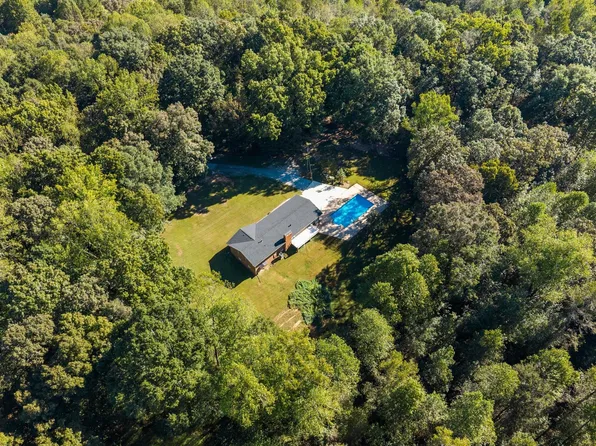 1116 Indian Creek Rd, Bowdon, GA 30108