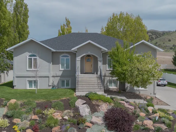 122 N Hillside Dr E, Smithfield, UT 84335