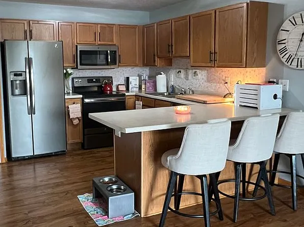 205 E Price St Unit 103, Eldridge, IA 52748