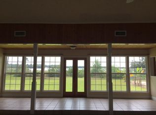 2311 E Bay Loop Rd, Freeport, FL 32439