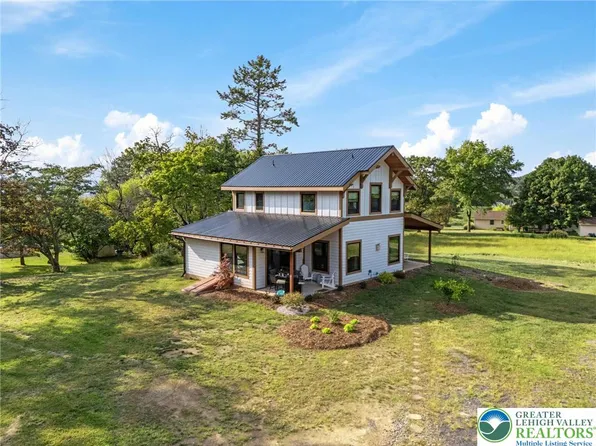 2253 Taylor Dr, Center Valley, PA 18034