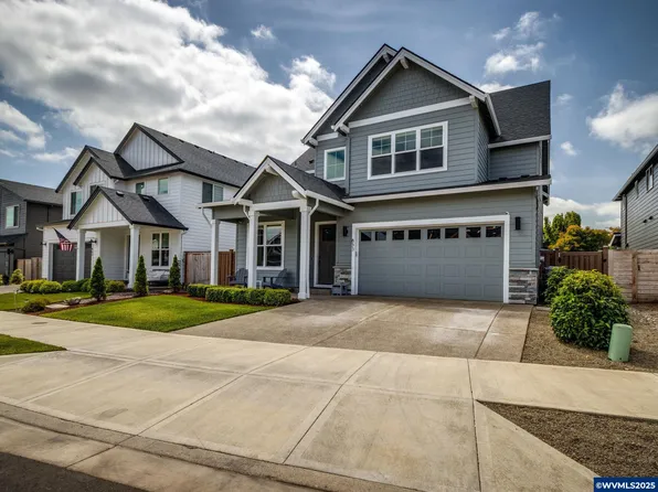 853 NE 17th Ave, Canby, OR 97013