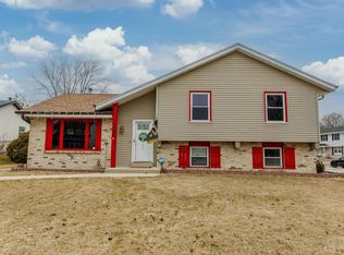 9308 W Goodrich Ave, Milwaukee, WI 53224