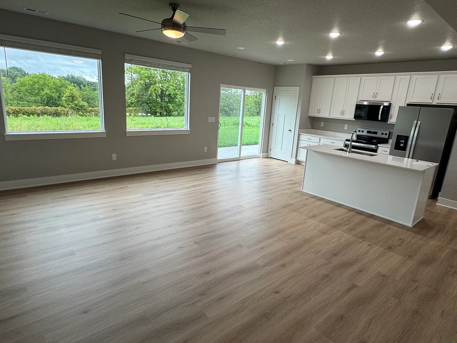 4 bed, 2.5 bath, 1708 sqft, $1,995 — Photo 4