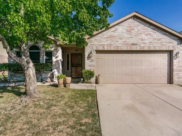 1065 Harriman Dr, Saginaw, TX 76131