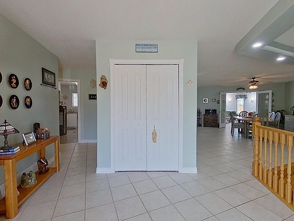 3rd image of 1649 McFarlane Pl