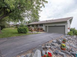 1504 Boulevard Pl, Duluth, MN 55811