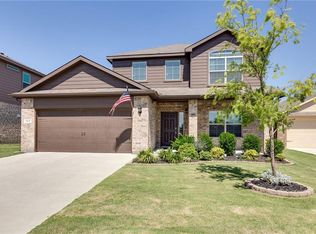 147 Creekview Dr, Azle, TX 76020