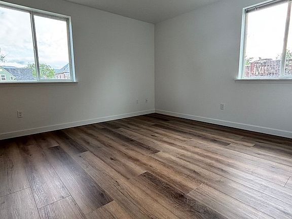 4th image of 1209 E 10th St APT B