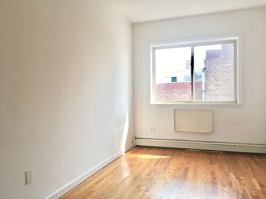 Rented by Premier Metro Realty Corp | media 9