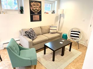 609 Kenyon St NW #B, Washington, DC 20010