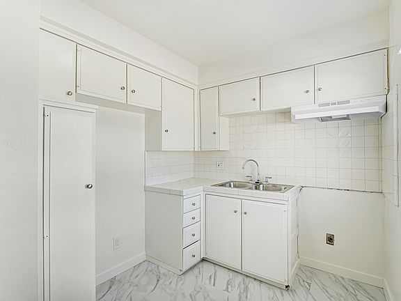 4th image of 850 Victor Ave #97422a9a1