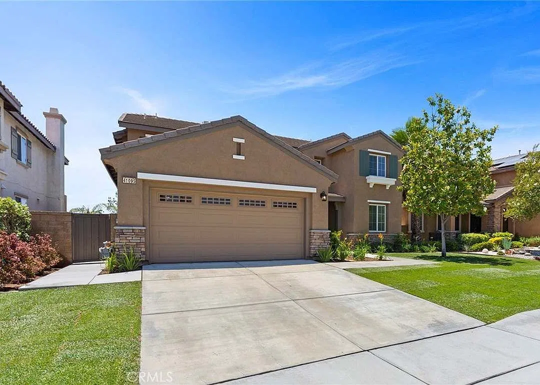 4 bed, 3.0 bath, 3049 sqft, $3,850 — Photo 2