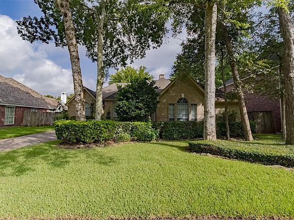 3rd image of 1107 Wood Fern Dr