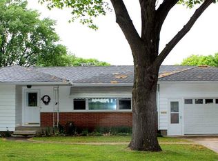 1820 Bremer Pkwy, Waverly, IA 50677