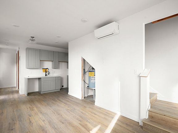 3rd image of 1706 Redd St #2