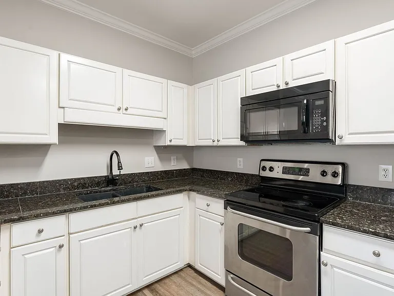 2031 Stone Brook Dr — Photo 13