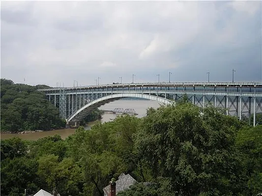 Sold by R New York | media 25