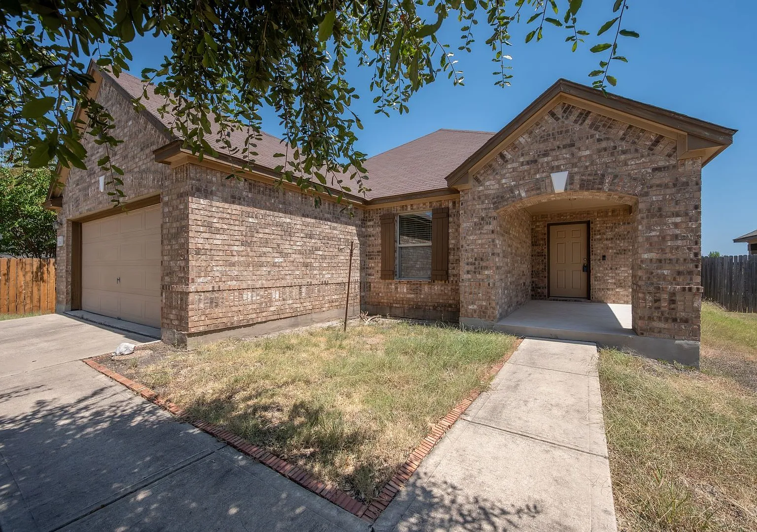Limited-Time Move-In Special! Move in with just a $1,000 security deposit for well-qualified appl... — Photo 1